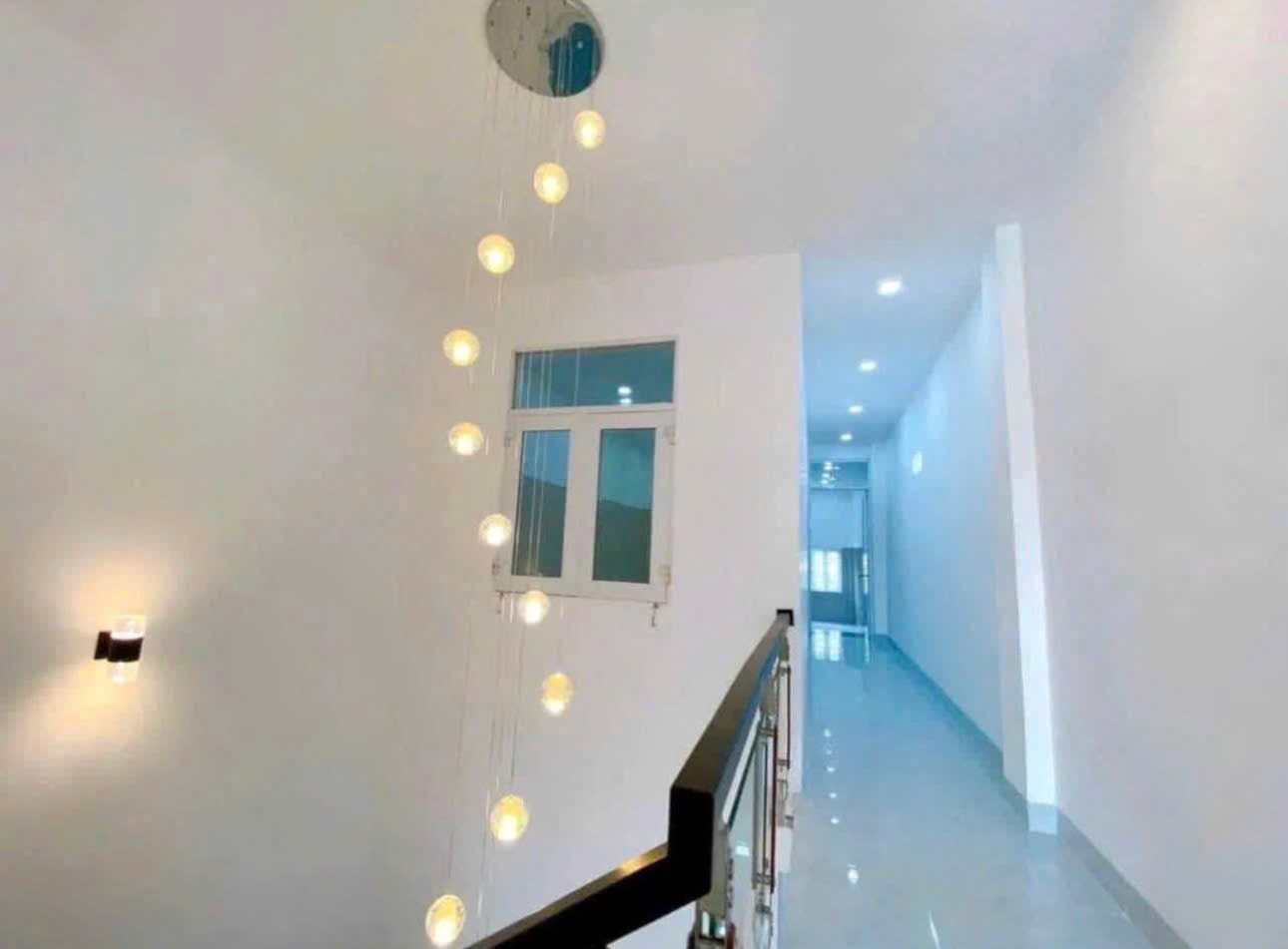 chuyển nhượng nhanh nhà mặt tiền đường Lương Định Của - Vĩnh Trung - phường Tây Nha Trang chỉ 4