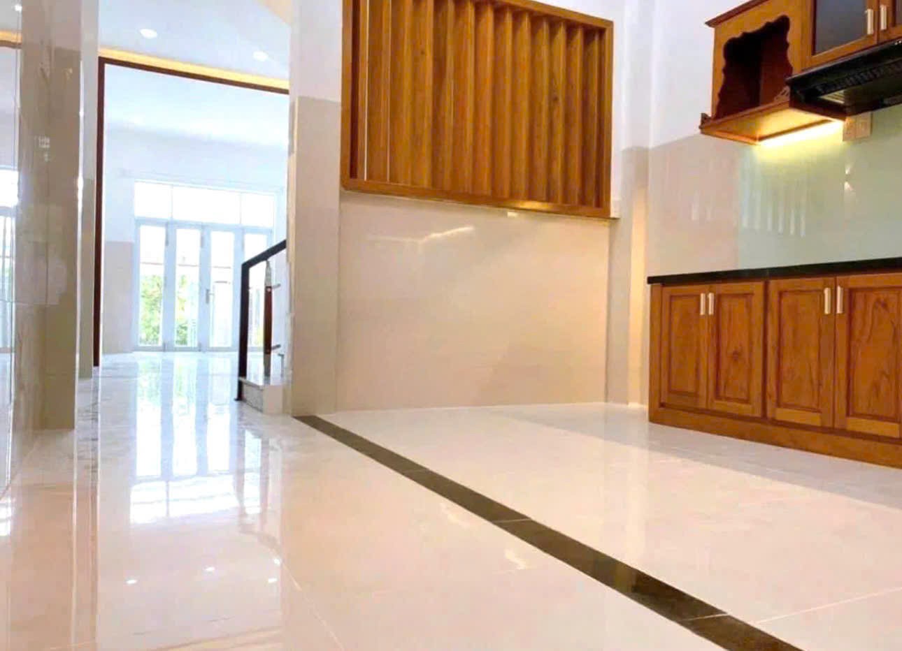 chuyển nhượng nhanh nhà mặt tiền đường Lương Định Của - Vĩnh Trung - phường Tây Nha Trang chỉ 5