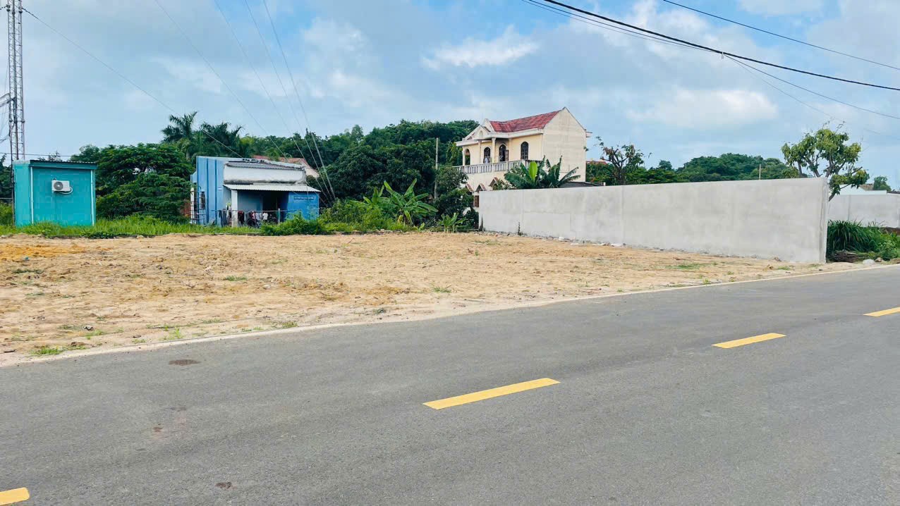 RA NHANH LÔ ĐẤT CÁCH BÃI TẮM 1KM NGAY CHỢ LỘC AN CHỈ 2.5 TỶ