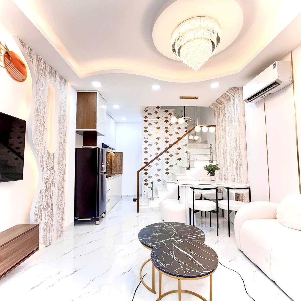 4 Tỷ nhỉnh: Nhà Quận 3- ngay bờ kè Hoàng Sa- Ngang gần 4m, 3 Tầng Full nội thất mới. VŨ 0933910039 3