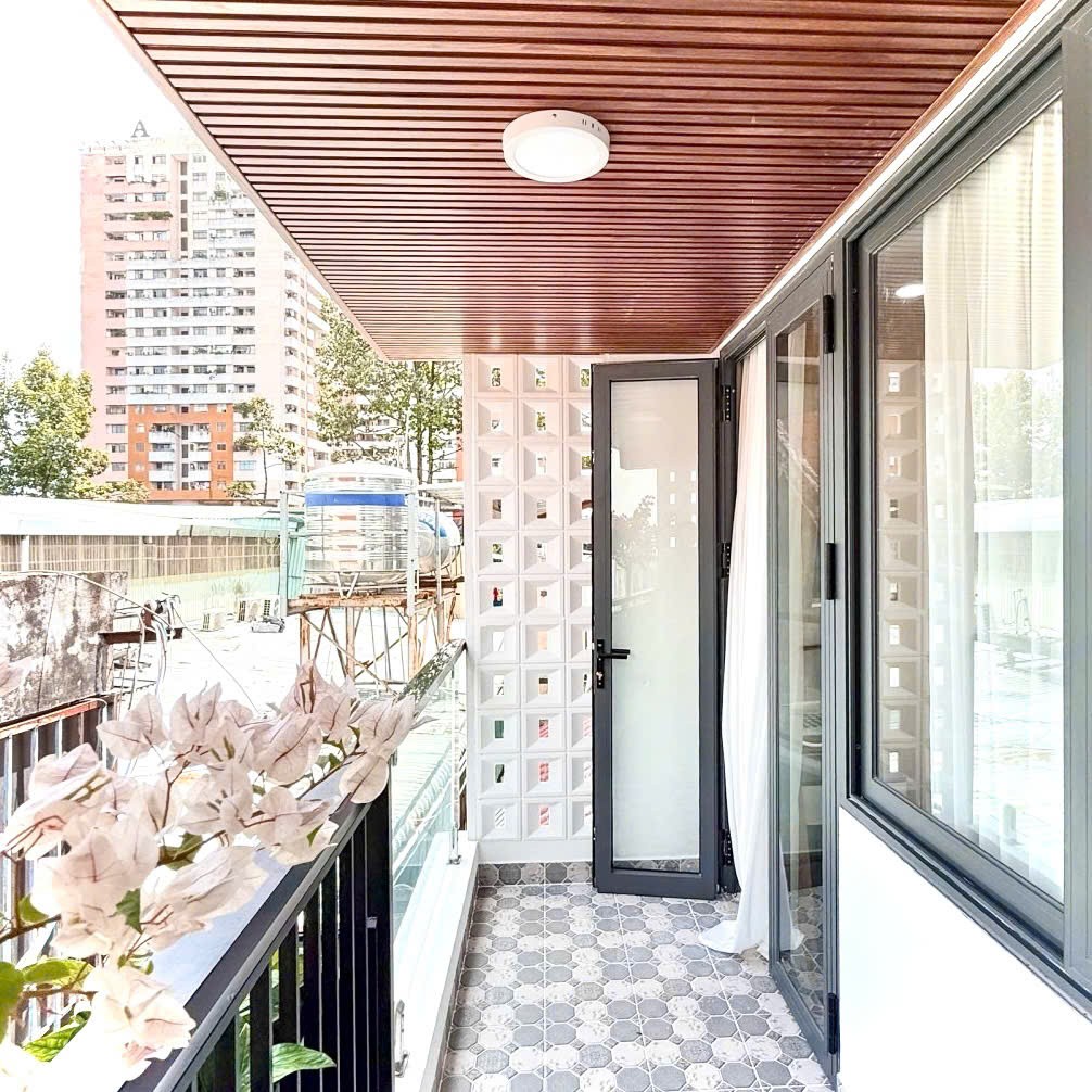 4 Tỷ nhỉnh: Nhà Quận 3- ngay bờ kè Hoàng Sa- Ngang gần 4m, 3 Tầng Full nội thất mới. VŨ 0933910039 2