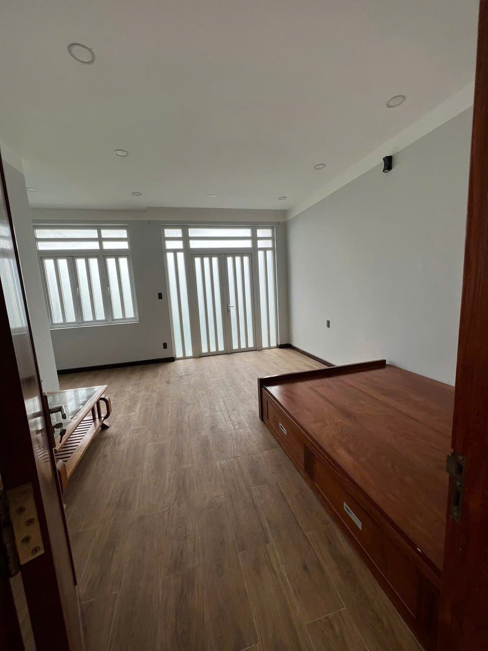 Cho thuê Nhà mặt tiền Phường Phú Hữu, Quận 9, Diện tích 100m², Giá 20 Triệu/tháng