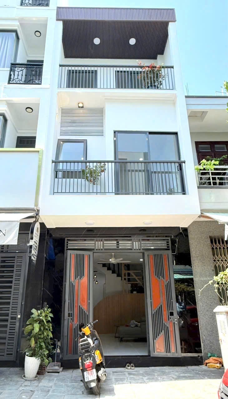 Nhà mới đẹp 3 tầng đường B5- TĐC KĐT VCN Phước Hải - phường Nam Nha Trang chỉ 6tỷ650tr 2