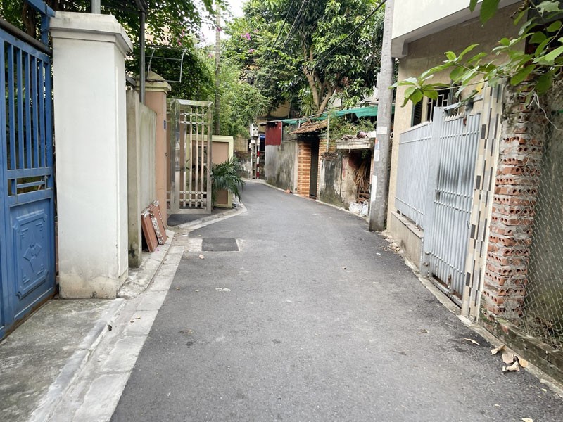 Bán nhà 3 tầng kiên cố 30,1m2, đầu Làng Cam, Phường Thuận An. Gần chợ, tiện ích đầy đủ, ô tô tới 4