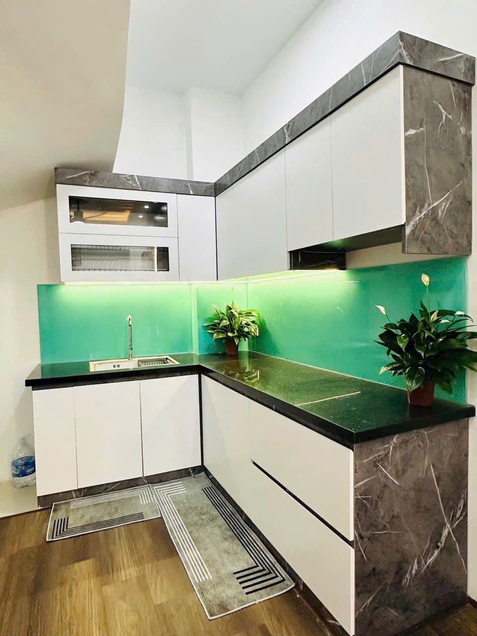 Siêu phẩm lô góc tập thể tầng 1 Trường Chinh 3 mặt thoáng, full đồ ở ngay. ô tô đỗ cầu thang 3PN + 4