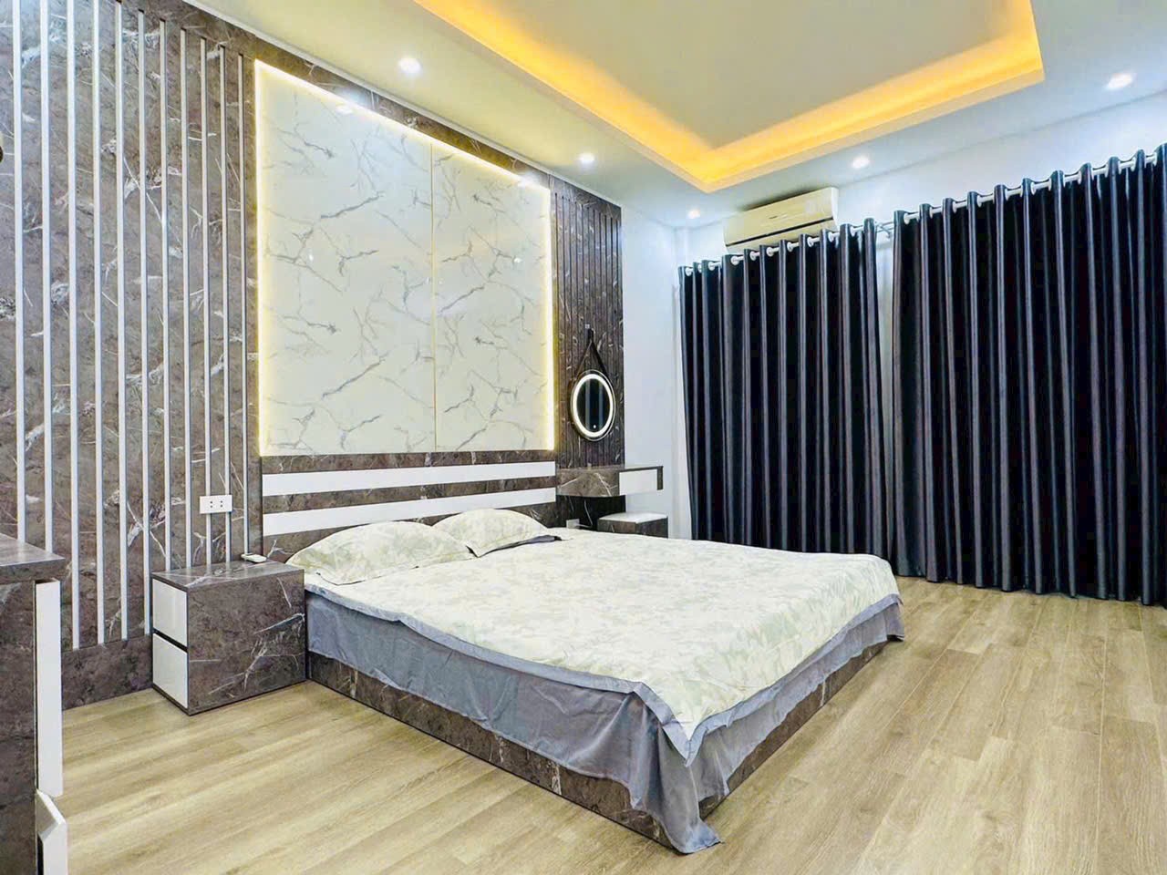 Siêu phẩm lô góc tập thể tầng 1 Trường Chinh 3 mặt thoáng, full đồ ở ngay. ô tô đỗ cầu thang 3PN + 2