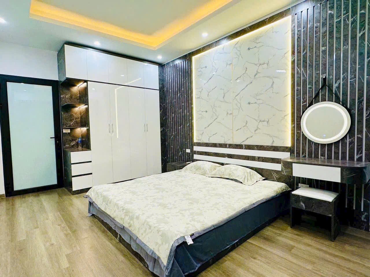 Siêu phẩm lô góc tập thể tầng 1 Trường Chinh 3 mặt thoáng, full đồ ở ngay. ô tô đỗ cầu thang 3PN + 3