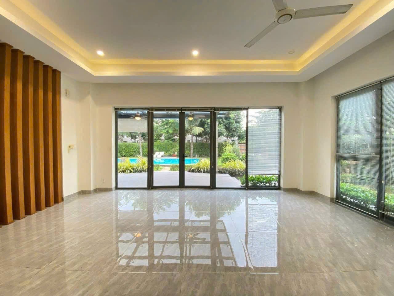 Cho thuê Biệt thự Phường Tăng Nhơn Phú A, Quận 9, Diện tích 900m², Giá Thương lượng 3