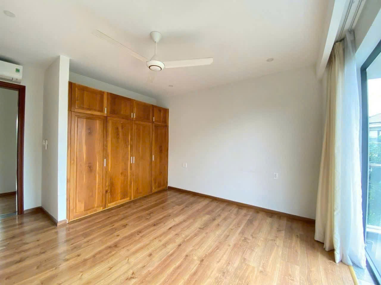 Cho thuê Biệt thự Phường Tăng Nhơn Phú A, Quận 9, Diện tích 900m², Giá Thương lượng 9