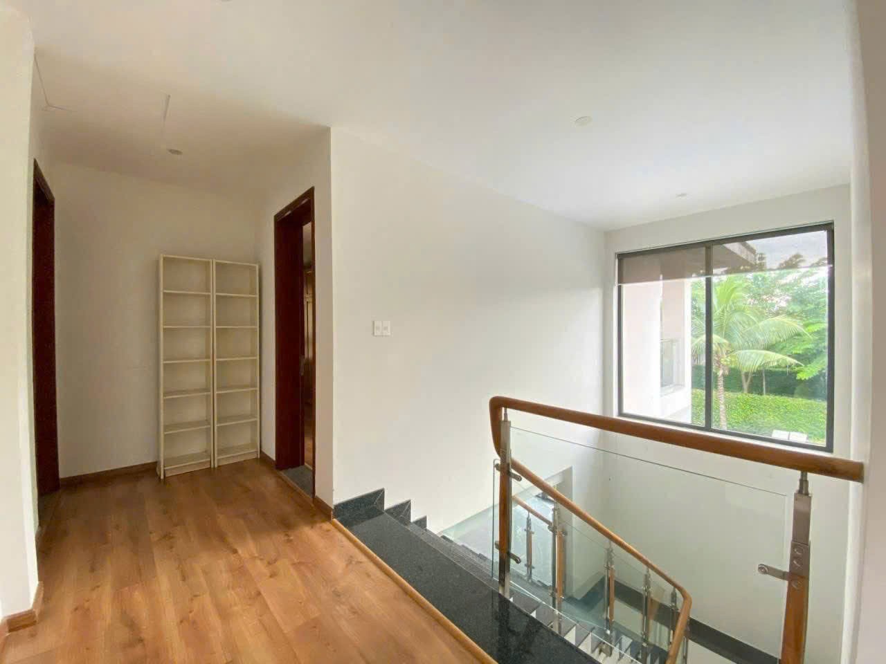 Cho thuê Biệt thự Phường Tăng Nhơn Phú A, Quận 9, Diện tích 900m², Giá Thương lượng 10