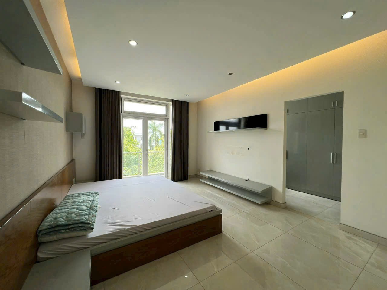Cần bán Biệt thự Phường Phú Hữu, Quận 9, Diện tích 322m², Giá 41 Tỷ 3