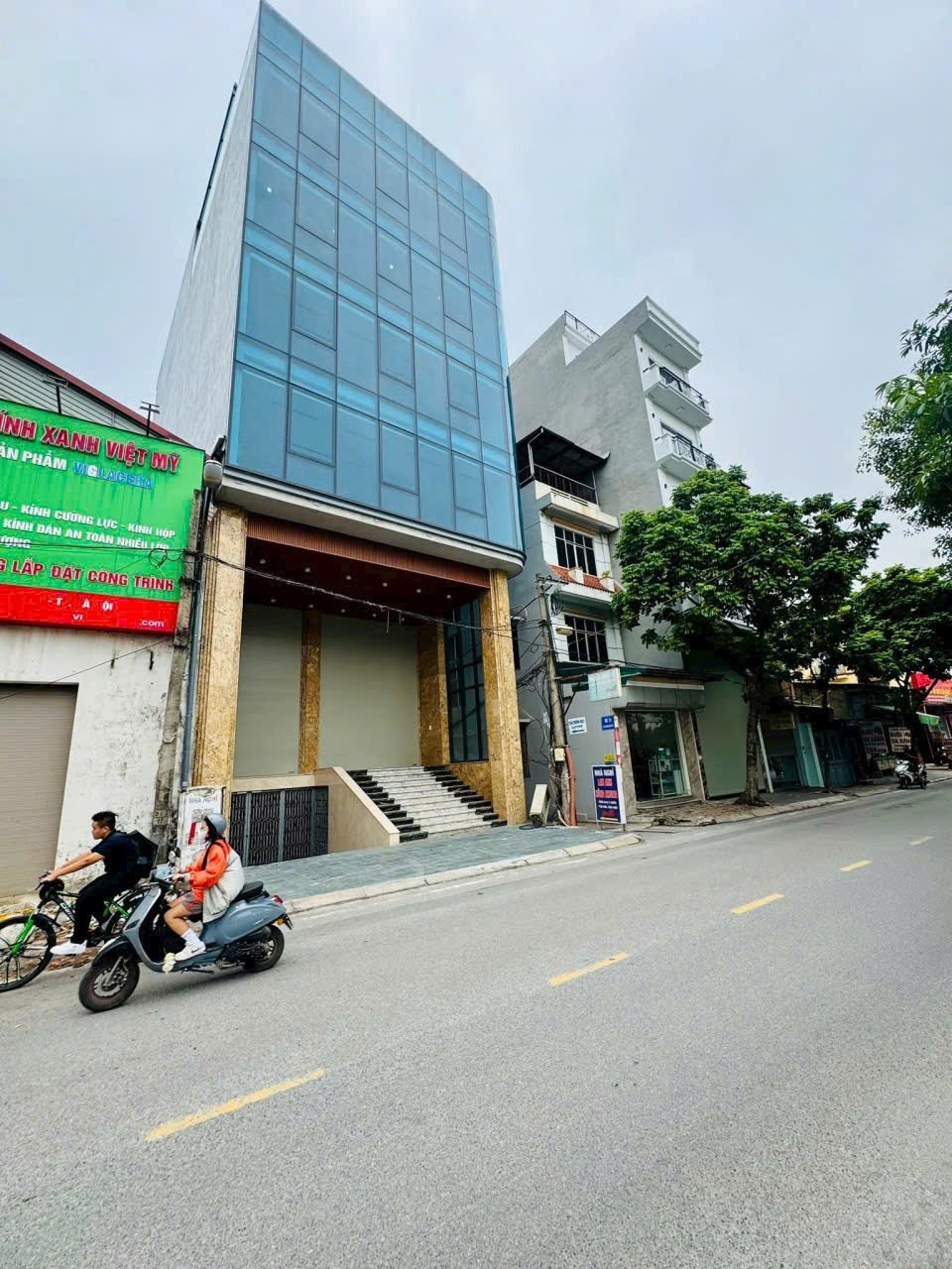 TOÀ BUILDING MẶT PHỐ 8 NỔI + 1 HẦM - NẰM  NGAY  TRÊN MẶT PHỐ VIP CỰC VIP ĐỊNH CÔNG , TRỊNH ĐÌNH