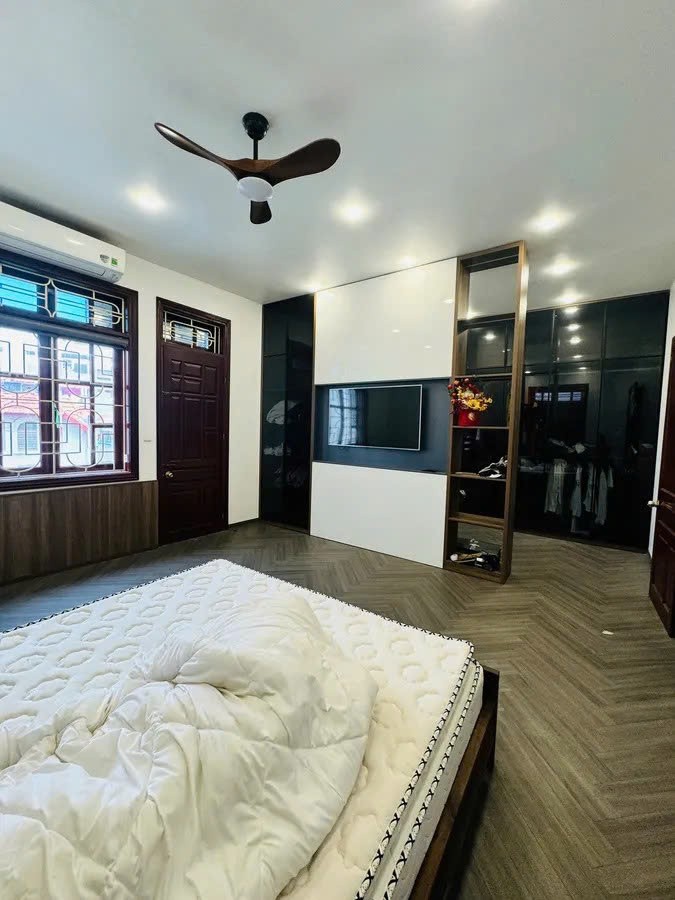 BIỆT THỰ SÂN VƯỜN MẶT PHỐ Ngọc Thụy 200m2 X 4 tầng, mặt tiền 12m, 25 tỷ Long Biên. 3