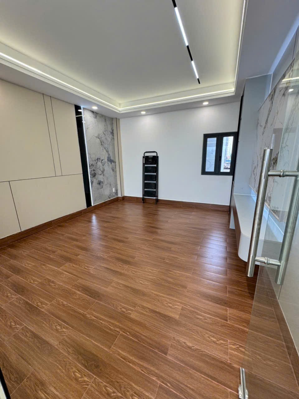 Nhà hẻm p Bình Hưng Hòa, q Bình Tân dt 52m2 2 lầu 4pn 5wc giá 6 tỷ / căn 4