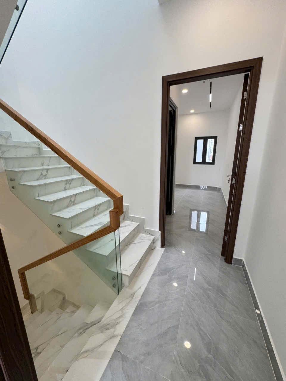 Nhà hẻm p Bình Hưng Hòa, q Bình Tân dt 52m2 2 lầu 4pn 5wc giá 6 tỷ / căn 5
