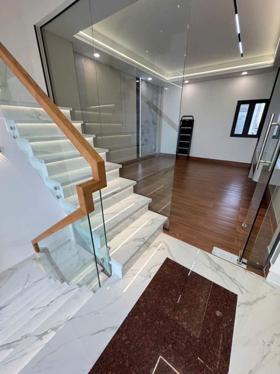 Nhà hẻm p Bình Hưng Hòa, q Bình Tân dt 52m2 2 lầu 4pn 5wc giá 6 tỷ / căn 7