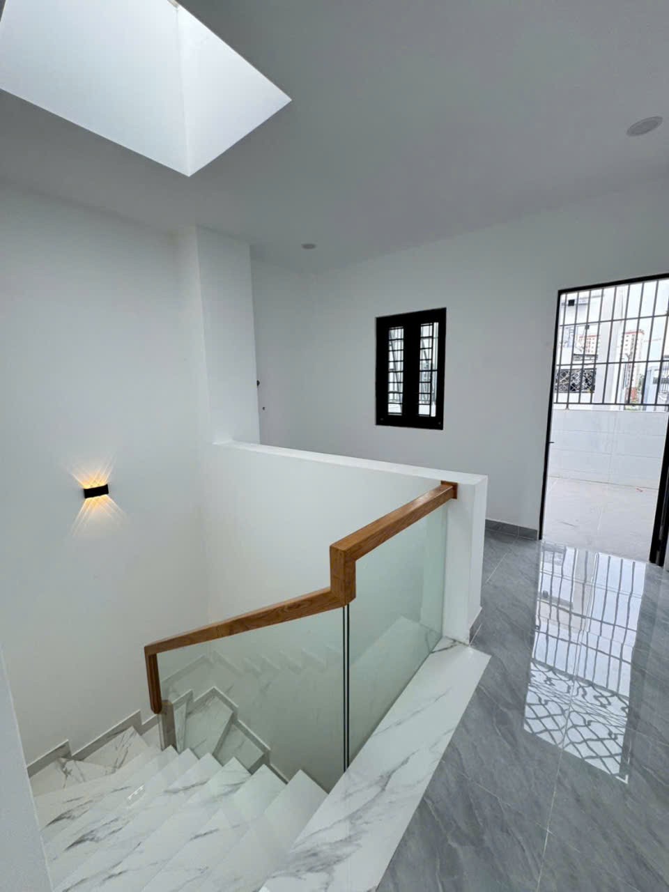 Nhà hẻm p Bình Hưng Hòa, q Bình Tân dt 52m2 2 lầu 4pn 5wc giá 6 tỷ / căn 10