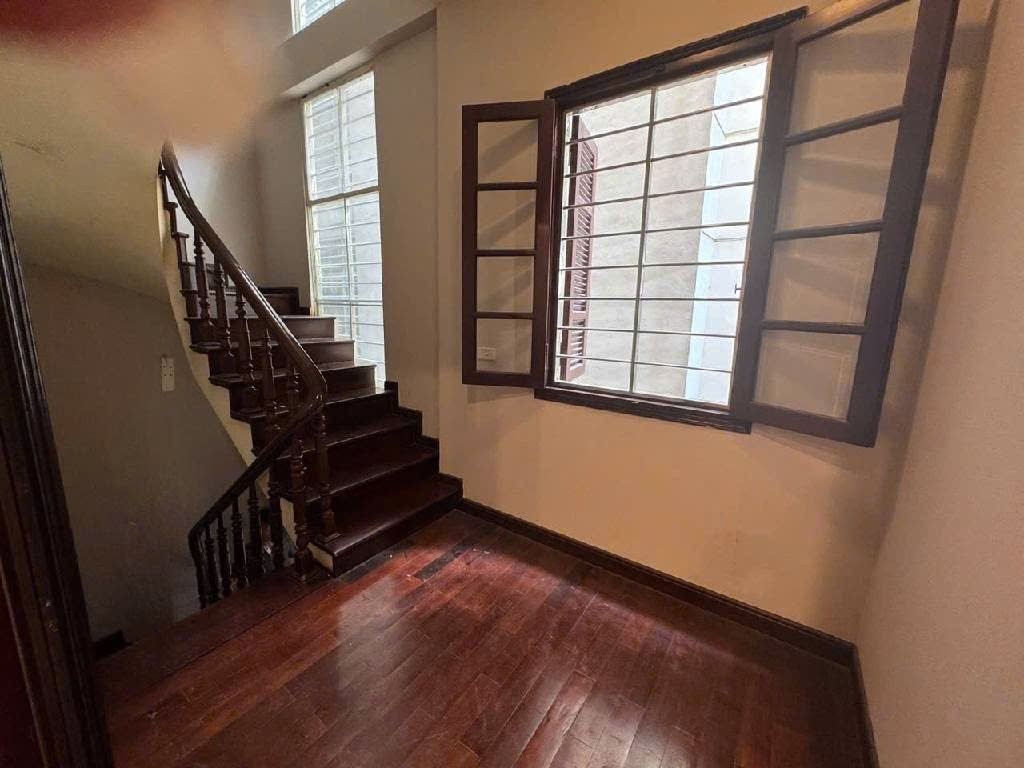 (Hiếm) Nhà phố Tây Hồ- Quảng An, nhà dân xây - phố người nước ngoài ở , 73m2 giá 19 tỷ. 3