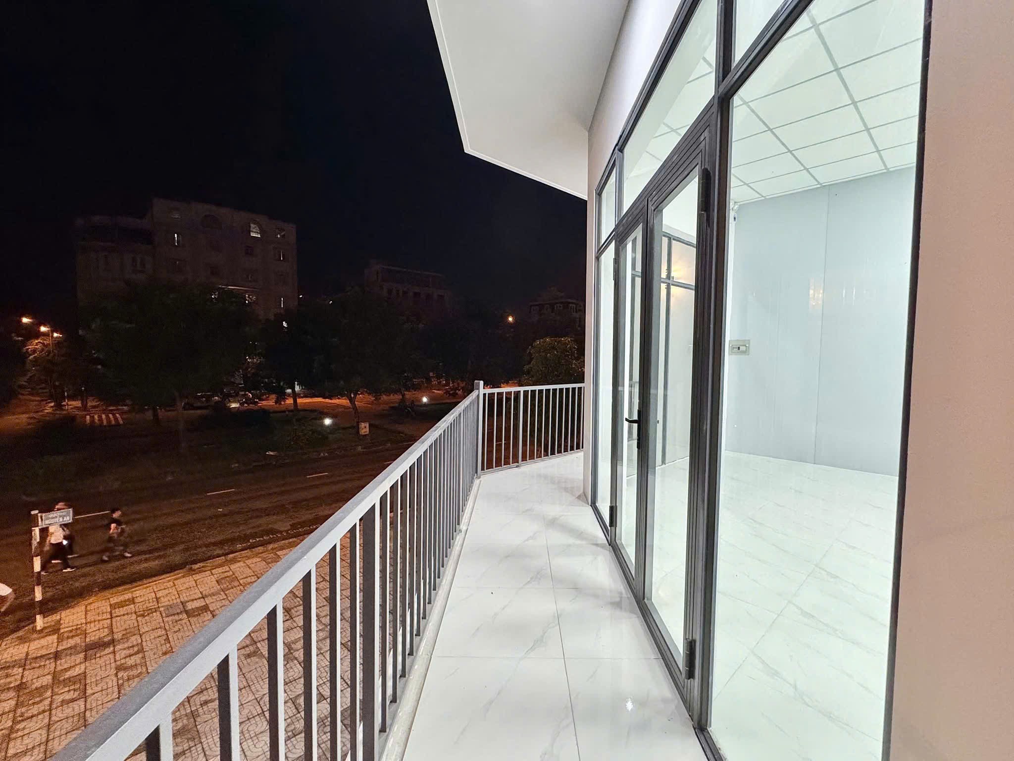 Cho thuê Nhà mặt tiền Phường Thạnh Mỹ Lợi, Quận 2, Diện tích 160m², Giá 060 Triệu/tháng 8