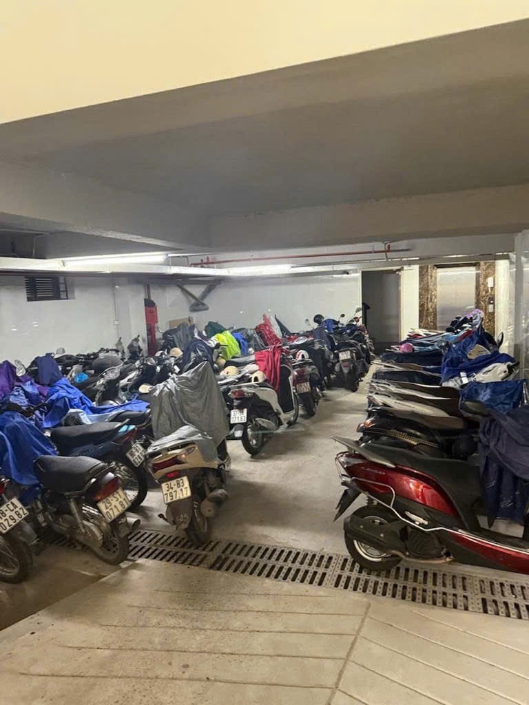 Hiếm bán tòa nhà mặt phố Bà Triệu, Hàng Bài, Hoàn Kiếm DT 75m2, 8 tầng thang máy, có hầm, KD siêu 2