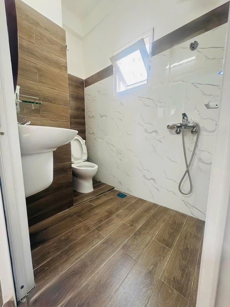 CHO THUÊ KHÁCH SẠN ĐƯỜNG LÊ QUÝ ĐÔN PHƯỜNG 5 ĐÀ LẠT, 13PN FULL NỘI THẤT 4
