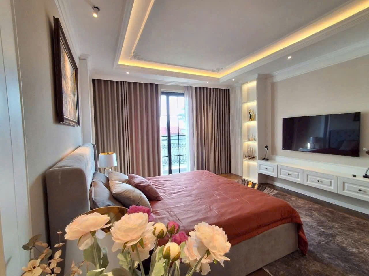 NHÀ ĐẸP PHỐ TRẠM - TRUNG TÂM LONG BIÊN