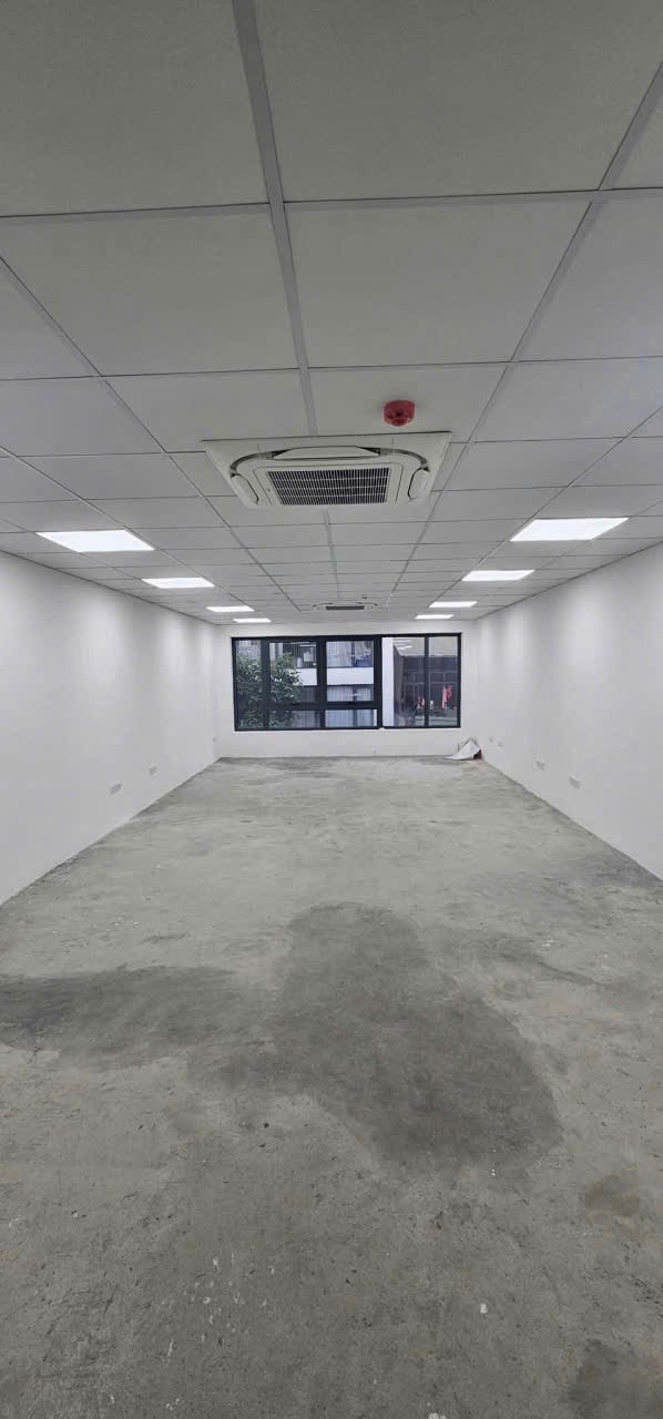 MẶT PHỐ VÍP CỰC  VIP CON PHỐ YÊN PHỤ- KINH DOANH ĐỈNH - VỈA HÈ  CỰC RỘNG MẶT TIỀN LỚN.CHỦ ĐANG 2