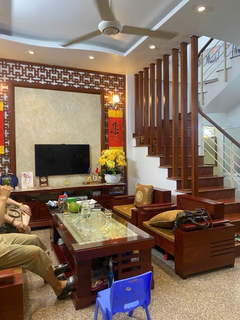 NHÀ VÕ CHÍ CÔNG – GẦN HỒ TÂY, XUÂN LA – 33/40m2 x 5 Tầng - GIÁ 6,7 TỶ