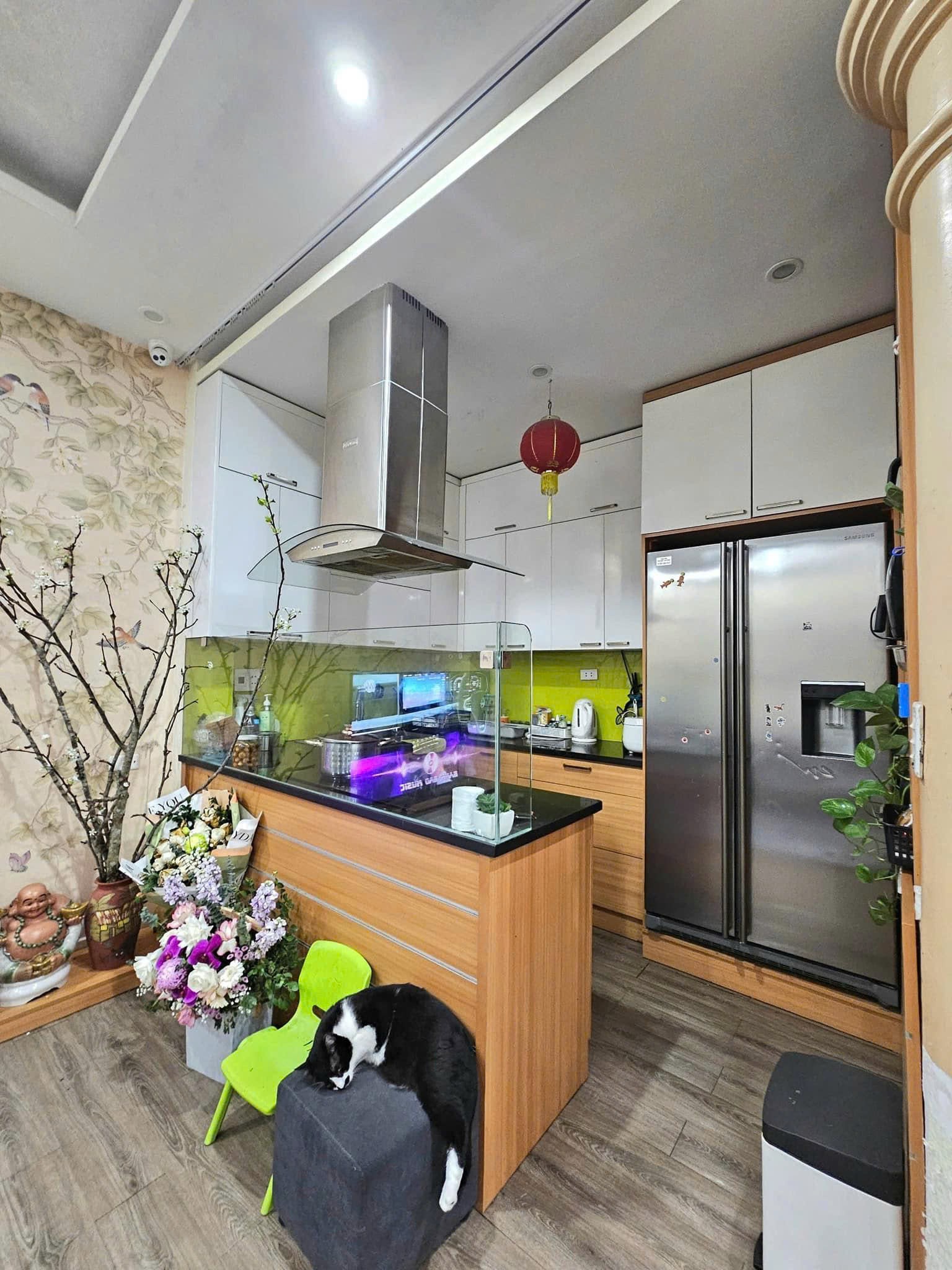 Cần bán Nhà mặt tiền đường Thái Thịnh, Phường Thịnh Quang, Diện tích 46m², Giá 13.2 Tỷ 2