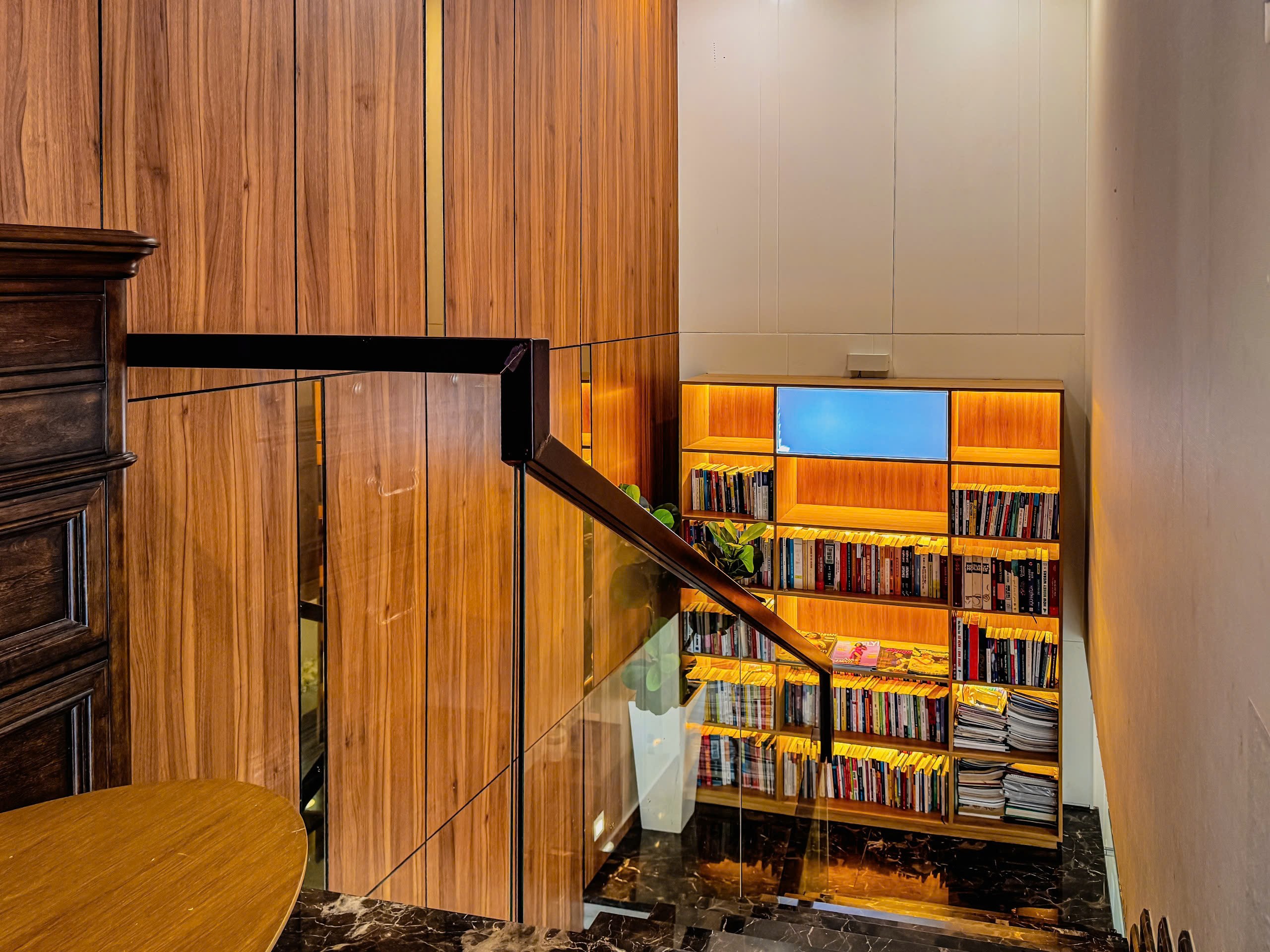 Cho thuê Căn hộ chung cư Quận 9, Hồ Chí Minh, Diện tích 243m², Giá Thương lượng 11