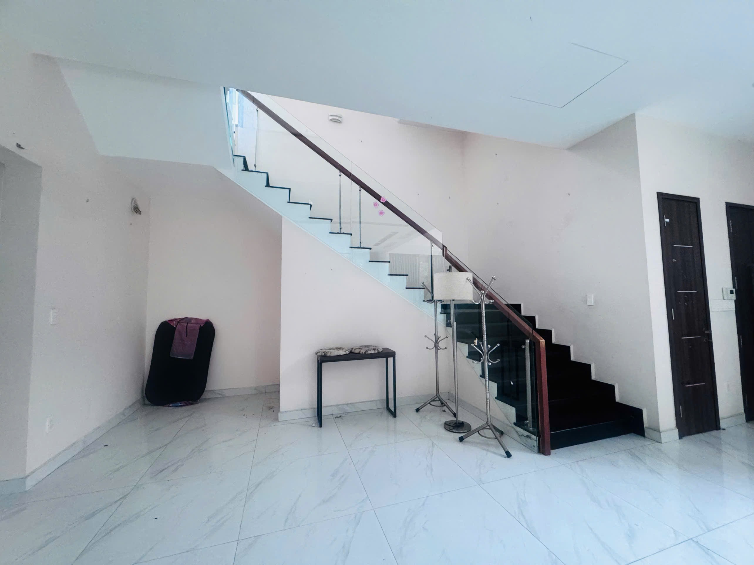 Cho thuê Biệt thự Quận 9, Hồ Chí Minh, Diện tích 400m², Giá Thương lượng 4