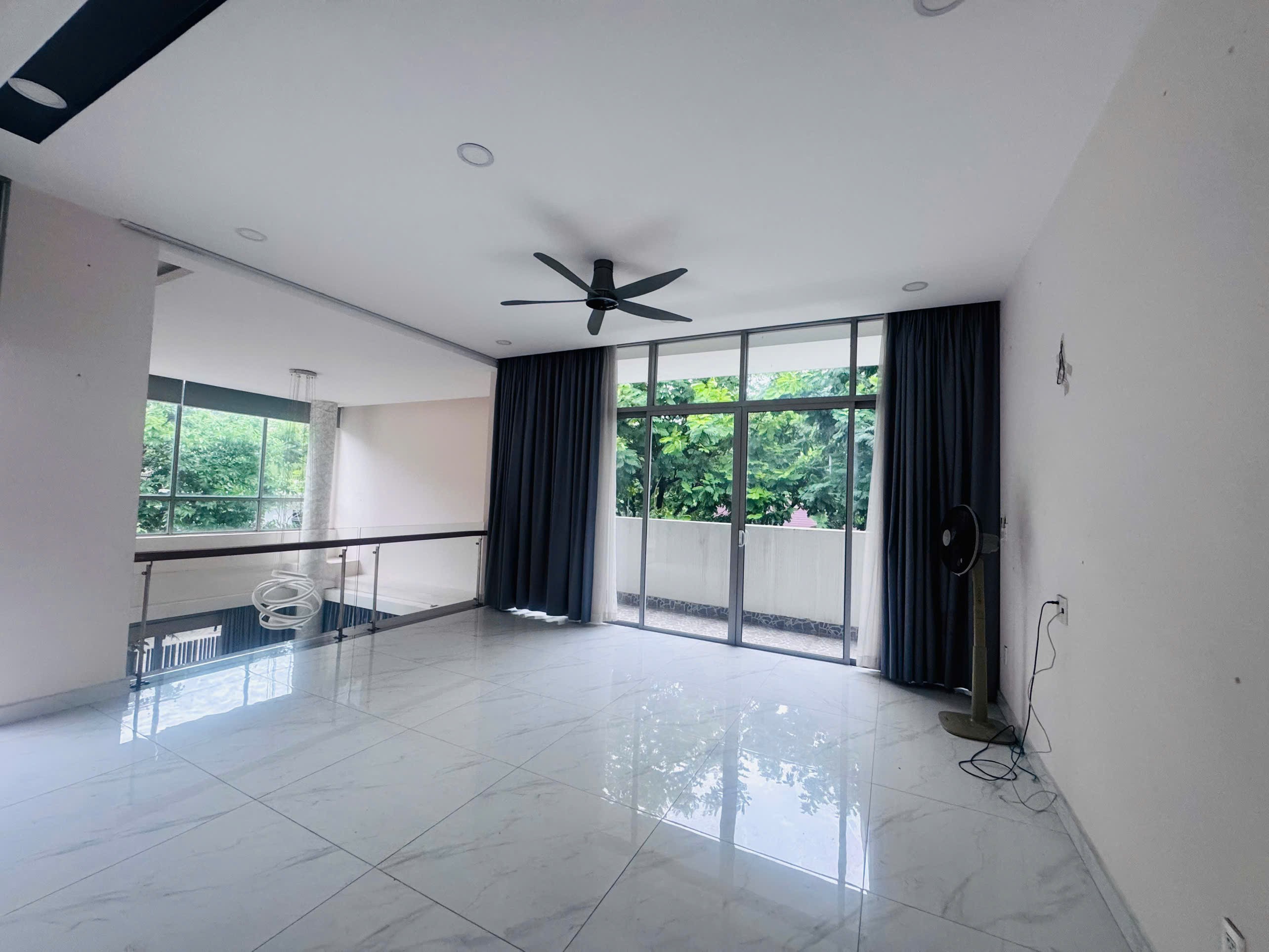Cho thuê Biệt thự Quận 9, Hồ Chí Minh, Diện tích 400m², Giá Thương lượng 12