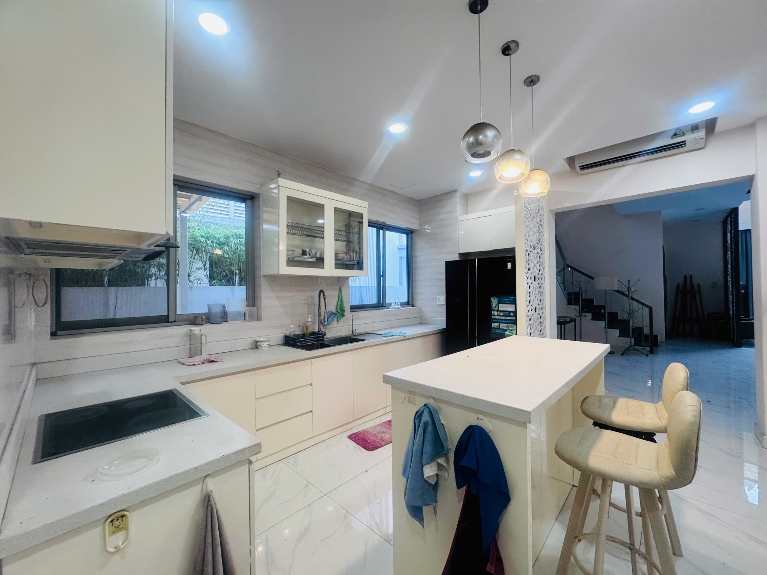Cho thuê Biệt thự Quận 9, Hồ Chí Minh, Diện tích 400m², Giá Thương lượng 9