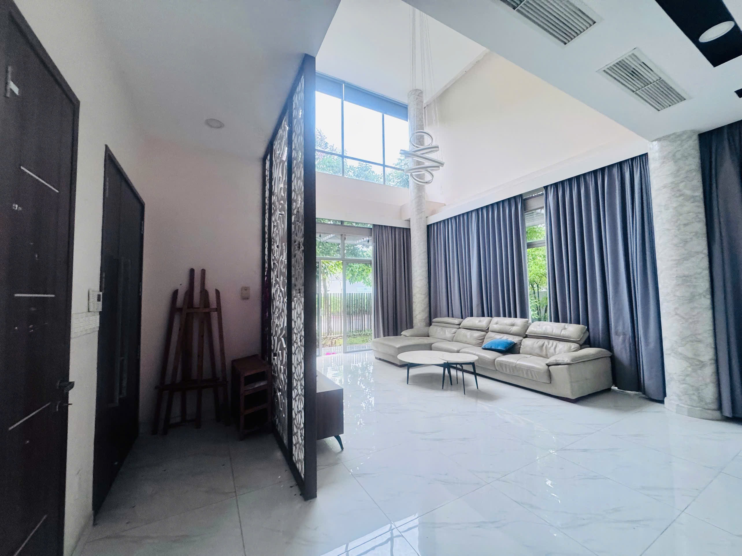 Cho thuê Biệt thự Quận 9, Hồ Chí Minh, Diện tích 400m², Giá Thương lượng 3