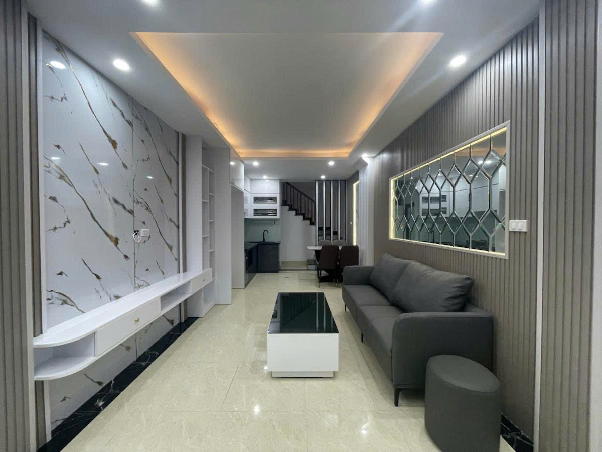 Bán nhà Vũ Tông Phan,Thanh Xuân - 40m 5 tầng gần ô tô trước nhà 2,5m 3