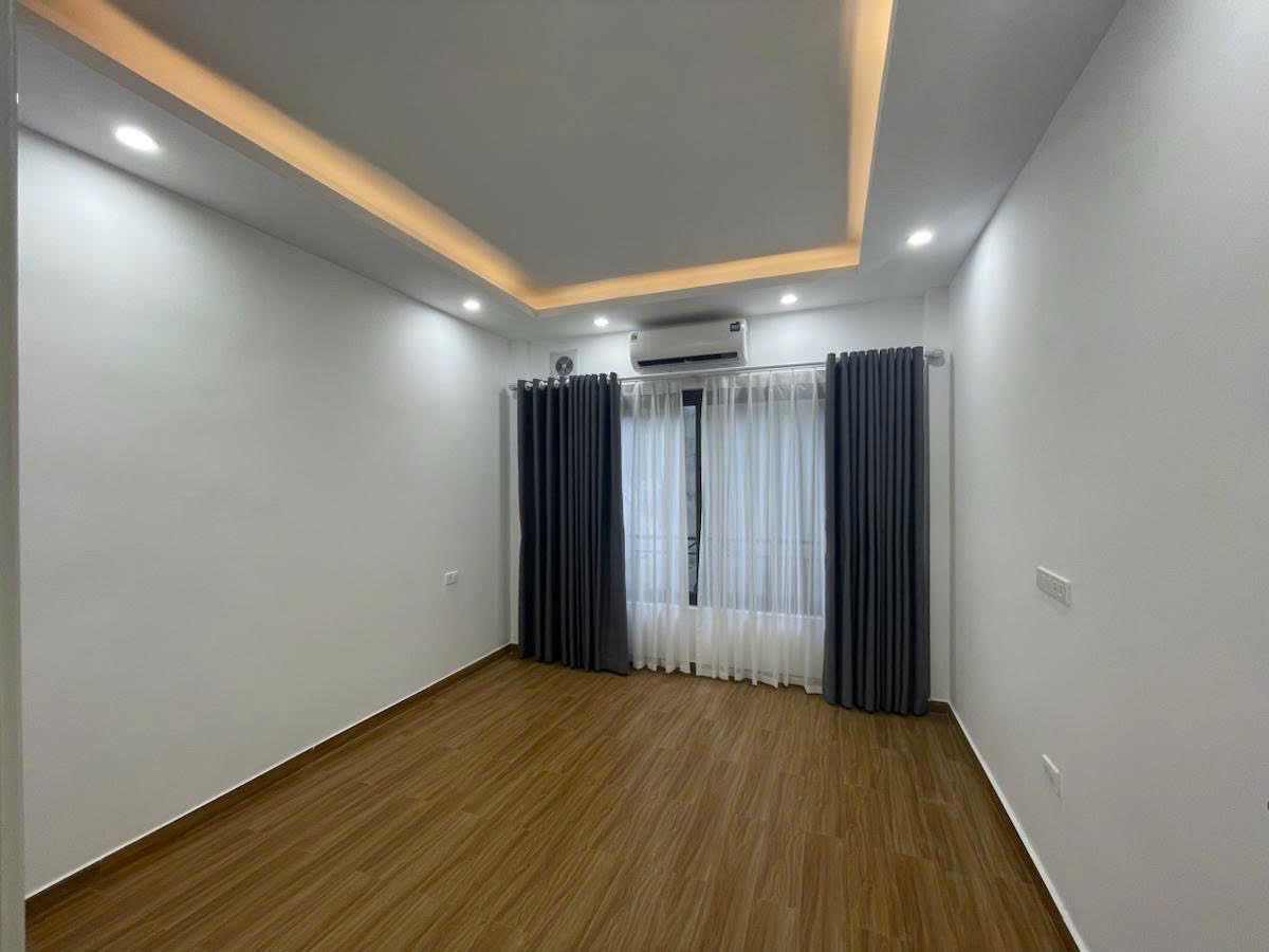 Bán nhà Vũ Tông Phan,Thanh Xuân - 40m 5 tầng gần ô tô trước nhà 2,5m 2
