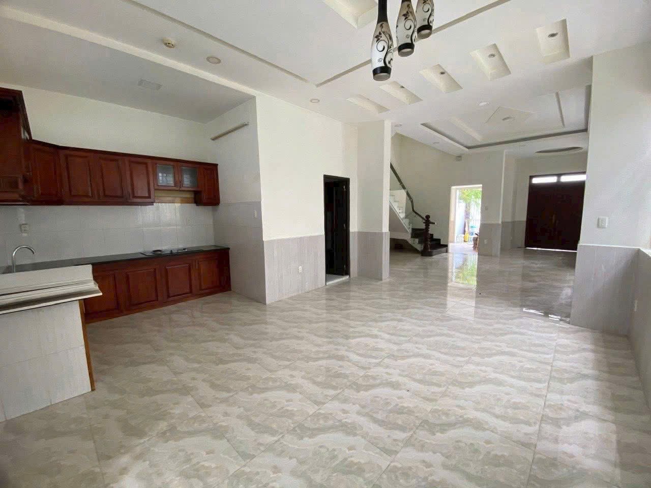 Cho thuê Nhà mặt tiền Phường Phú Hữu, Quận 9, Diện tích 160m², Giá 21 Triệu/tháng 2