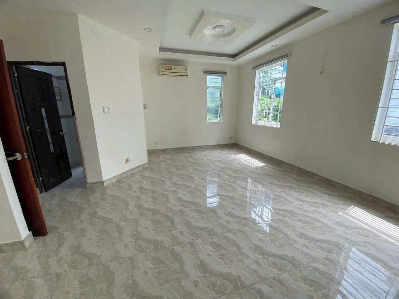 Cho thuê Nhà mặt tiền Phường Phú Hữu, Quận 9, Diện tích 160m², Giá 21 Triệu/tháng 3