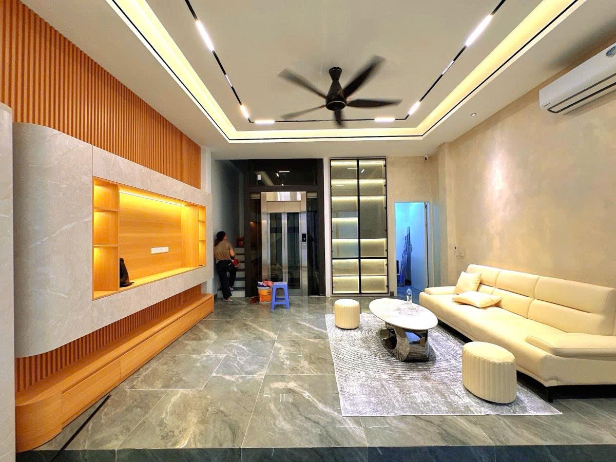 Bán nhà Tây Sơn, Đống Đa 45m 6 tầng thang máy - Kinh doanh giá 13,8 tỷ
