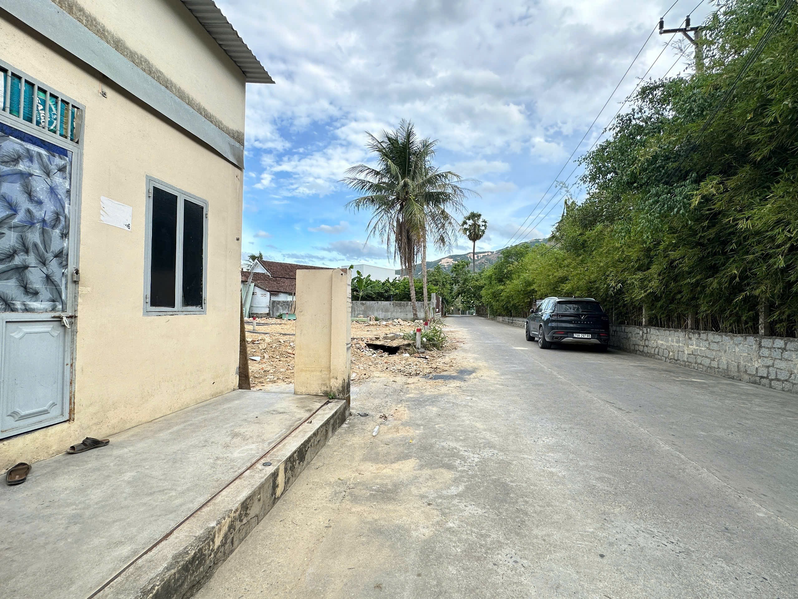 NP-CHỈ CÒN DUY NHẤT 01 LÔ GÓC ĐƯỜNG NHỰA 2 OTO ĐUA, VÕNG DÕNG, VĨNH TRUNG, NHA TRANG. 2