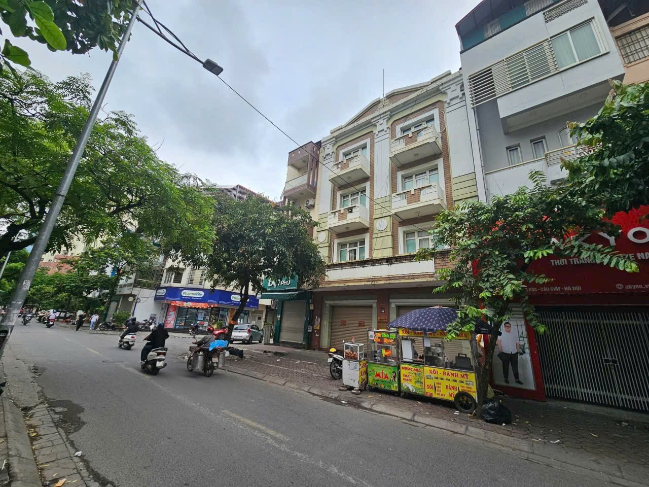 SIÊU MẶT PHỐ  TRUNG KÍNH VIP LẮM KHÁCH ẠVị trí đẹp, hiếm nhà bán.Sổ vuông nở hậu phong thủy đẹp