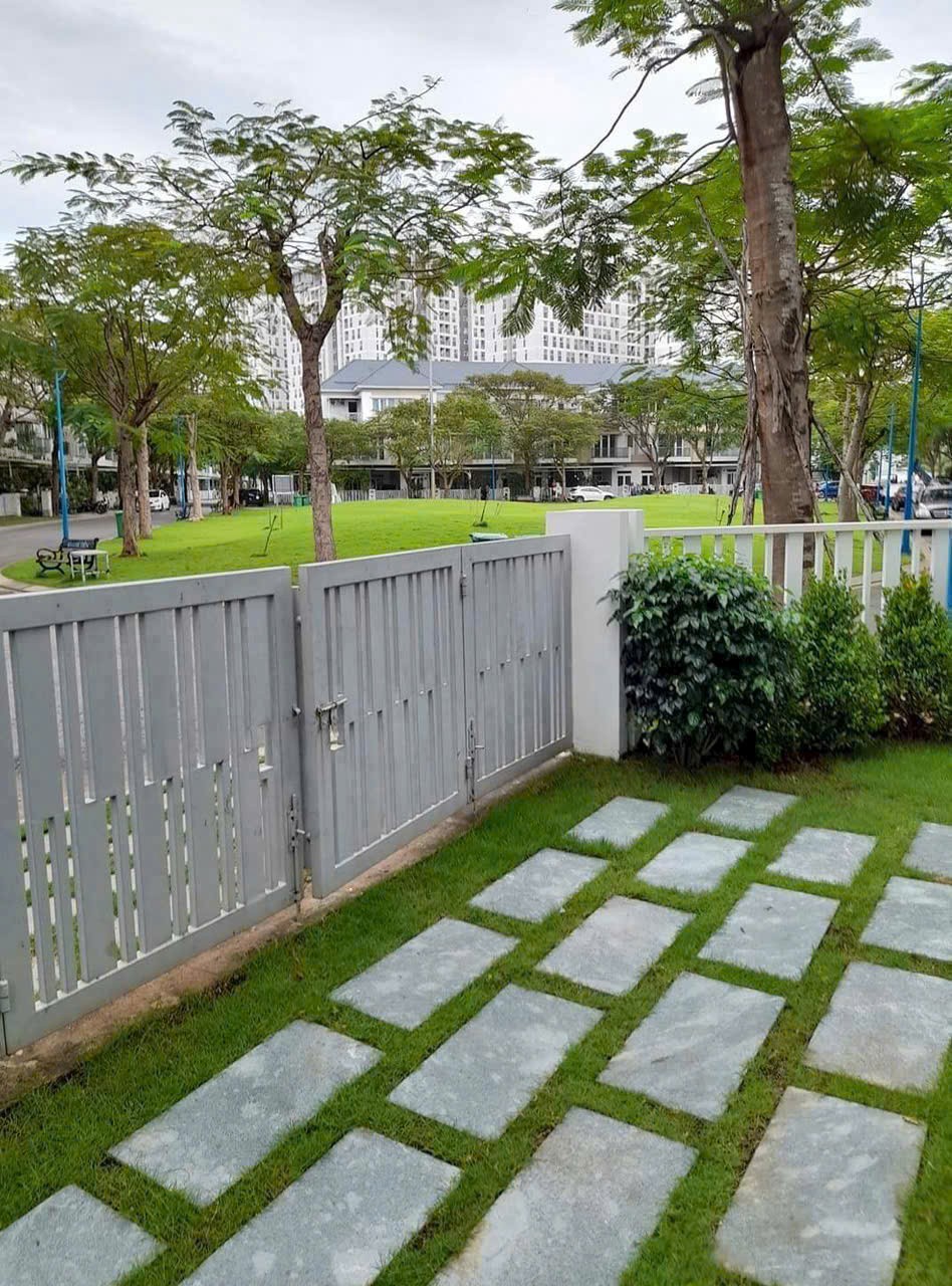 Cần bán Biệt thự Phường Phước Long B, Quận 9, Diện tích 120m², Giá 15.5 Tỷ 3