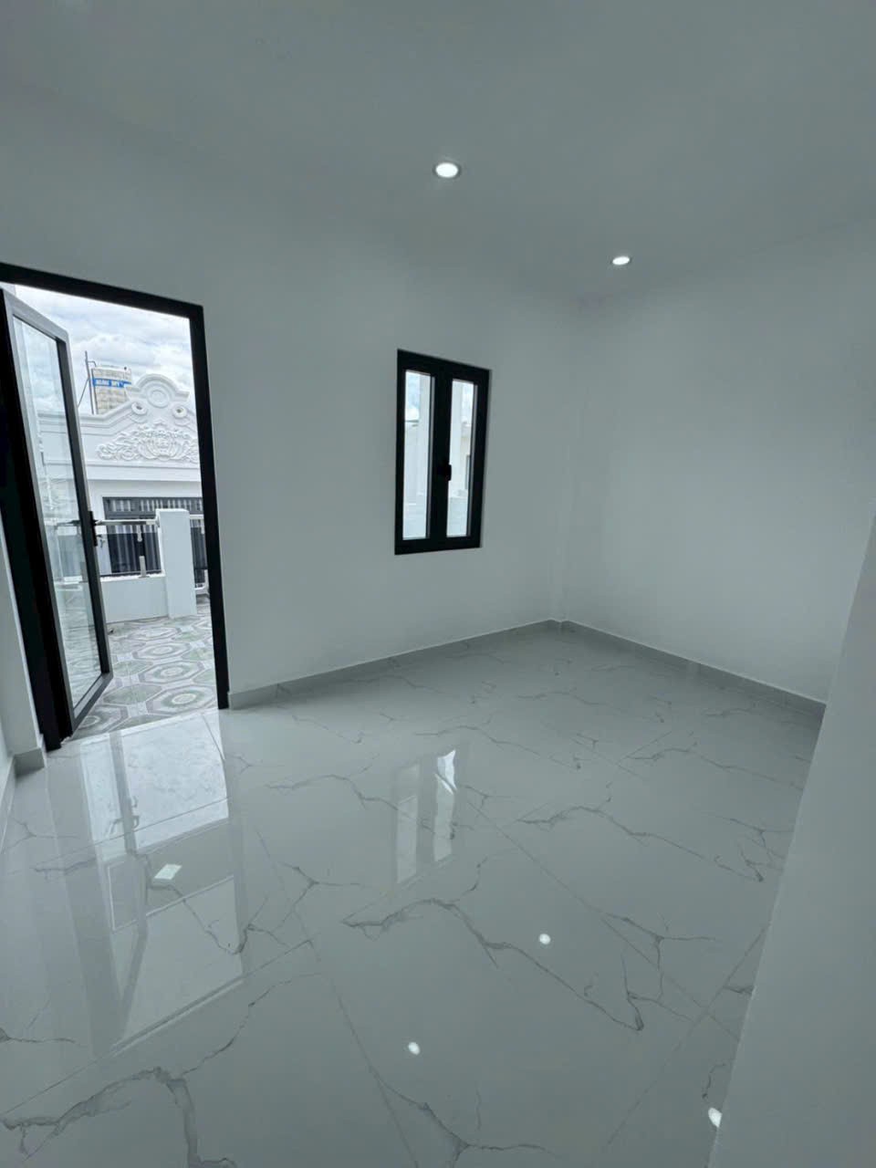 Nhà hẻm thiết kế hiện đại Liên Khu 4-5, Bình Hưng Hòa B, Bình Tân dt 52,5m2 3 lầu 4pn 5wc giá 6,2 t 10