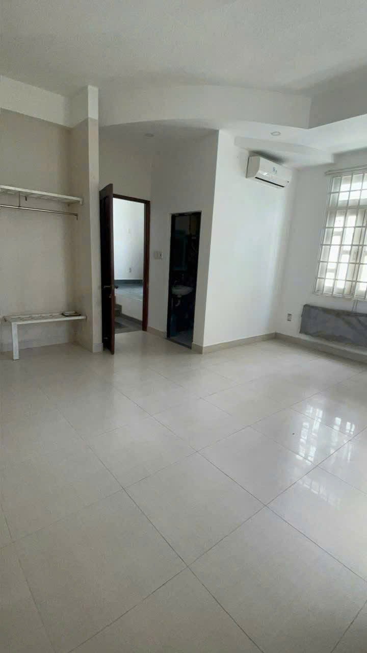 Cho thuê Nhà mặt tiền Phường Bình Trưng Tây, Quận 2, Diện tích 102m², Giá 23 Triệu/tháng