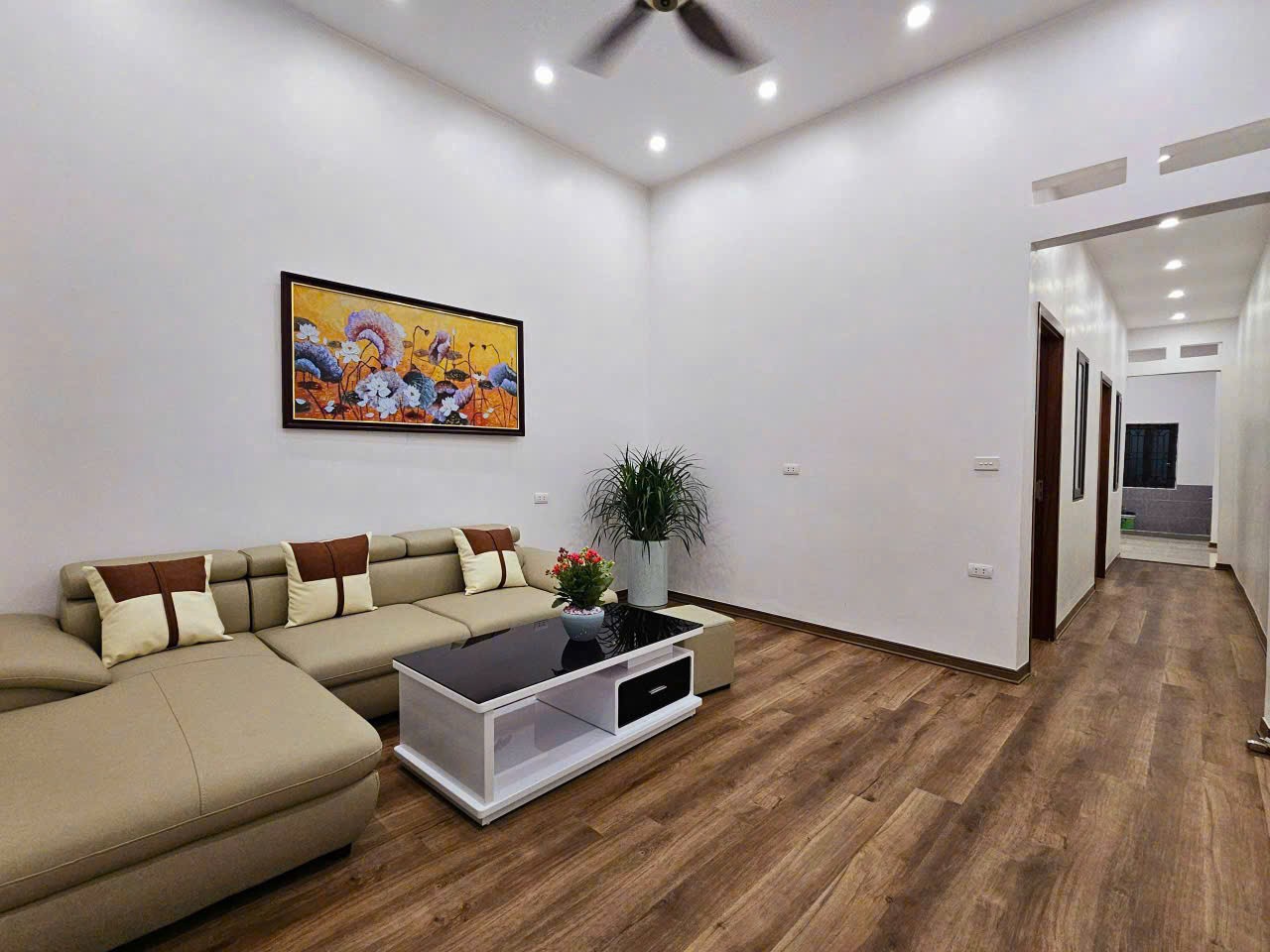 Bán nhà C4 Chi Đông, Mê Linh. Mặt chợ, kinh doanh đẹp. Vị trí trung tâm tiện ích bạt ngàn 2