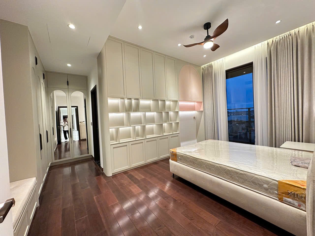 Cho thuê Căn hộ chung cư Phường Thạnh Mỹ Lợi, Quận 2, Diện tích 325m², Giá 150 Triệu/tháng