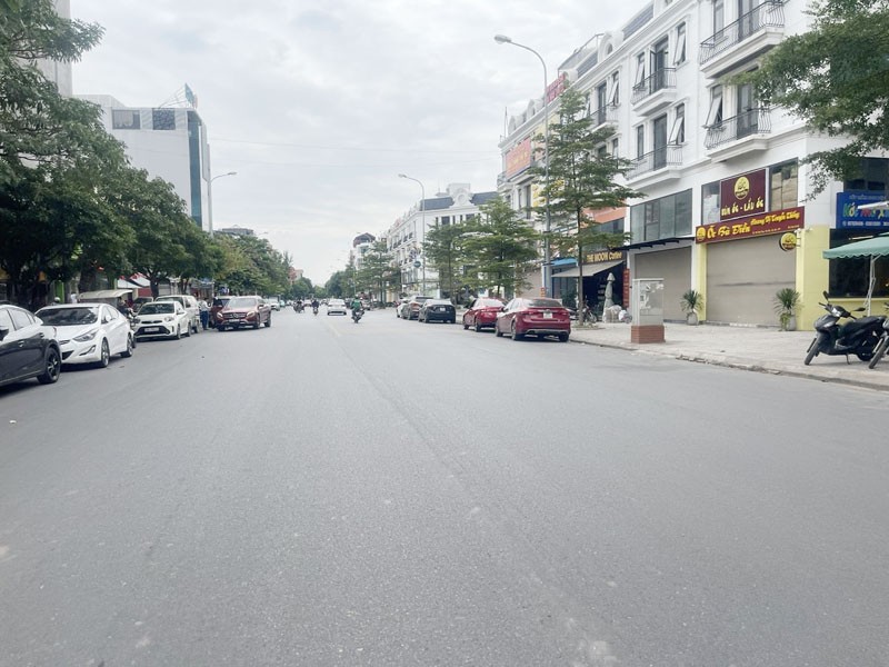 Shophouse Sông Hồng Thành Trung 90m2, đã hoàn thiện 5 tầng, thang máy, vị trí kim cương, dòng tiền