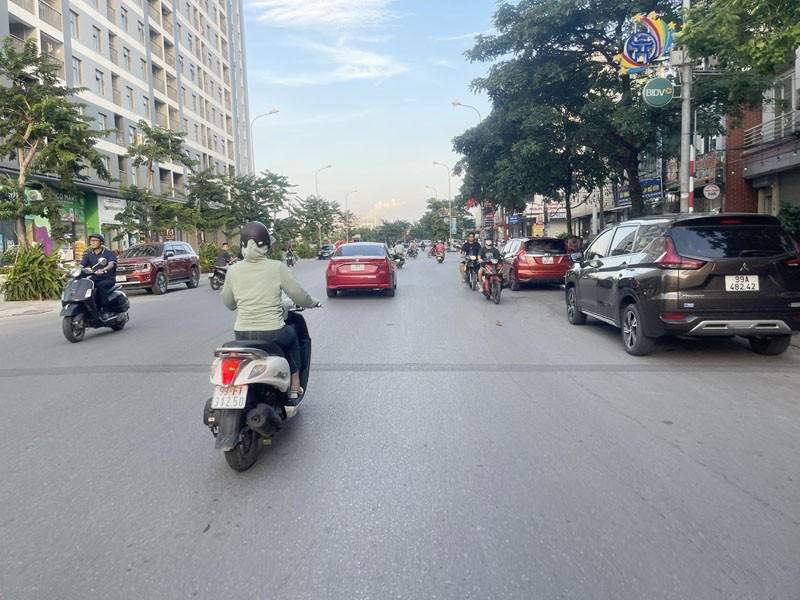 Shophouse Sông Hồng Thành Trung 90m2, đã hoàn thiện 5 tầng, thang máy, vị trí kim cương, dòng tiền 2