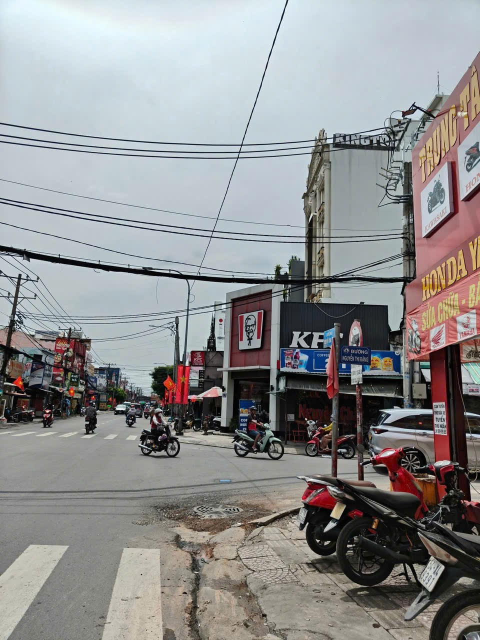 NHÀ MẶT TIỀN NGUYỄN ẢNH THỦ – NGAY NGÃ TƯ NGUYỄN THỊ ĐẶNG, Q12 4