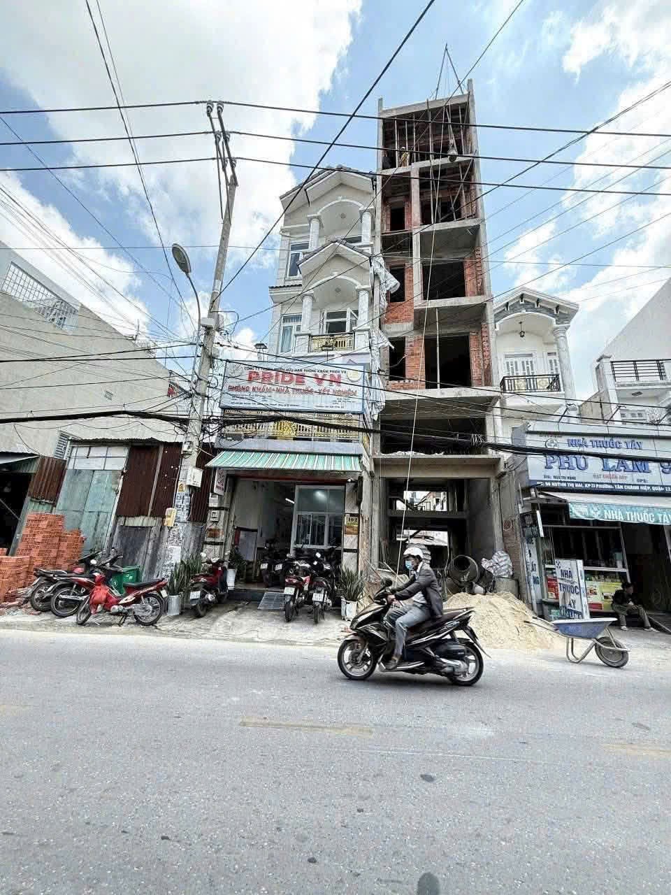 NHÀ MẶT TIỀN HUỲNH THỊ HAI – NGAY CHỢ HẠT ĐIỀU – P. TRUNG MỸ TÂY, Q12 2